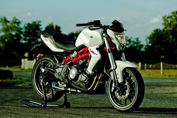 Benelli TNT 300