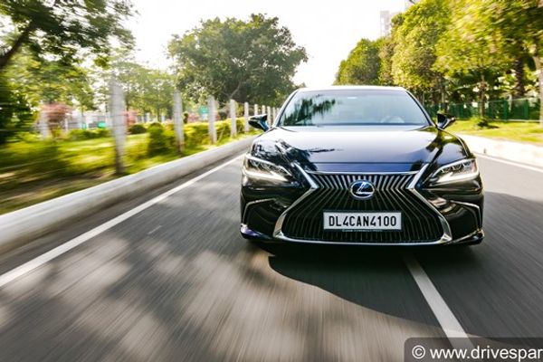 2018 Lexus ES 300h