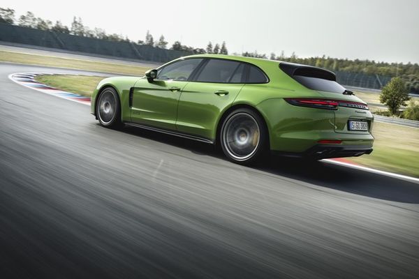 2019 Porsche Panamera GTS Sport Turismo