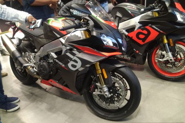 Aprillia RSV4 1100