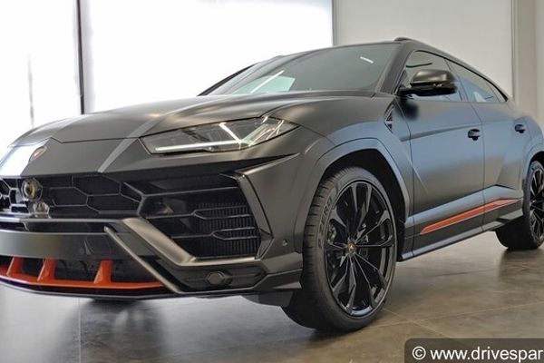 Lamborghini Urus Graphite Capsule