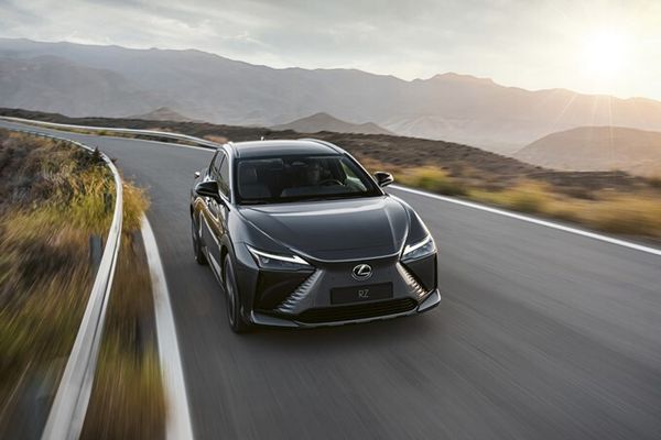 Lexus RZ