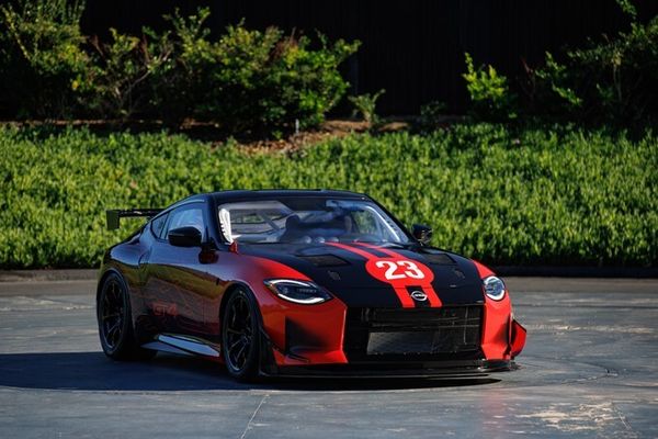 Nissan Z GT4