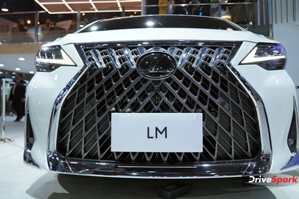 Lexus LM