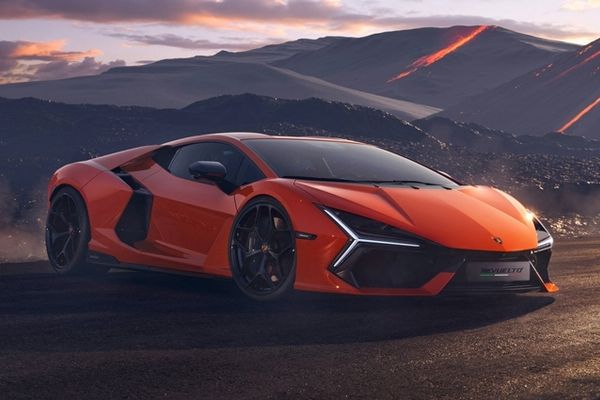 Lamborghini Revuelto