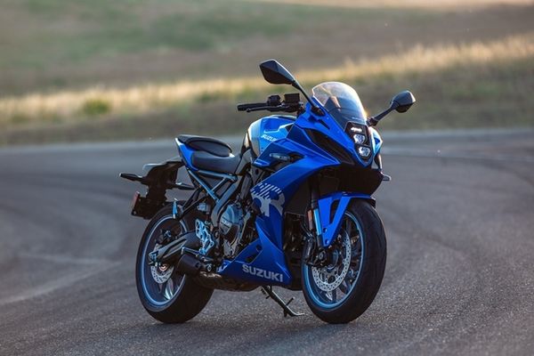 Suzuki GSX-8R