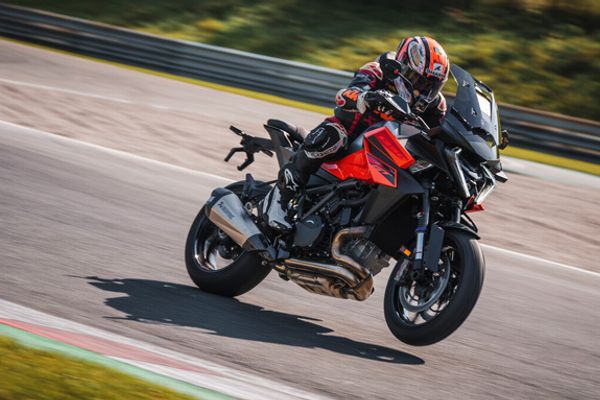 2025 KTM 1390 Super Duke GT