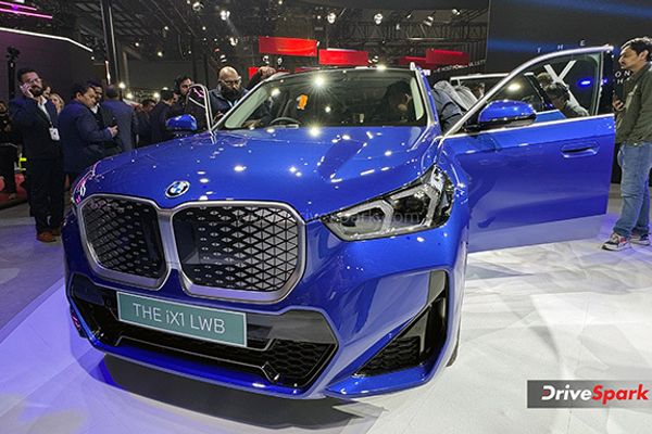 BMW iX1 LWB