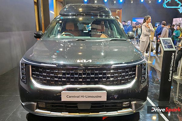 Kia Carnival Hi Limousine