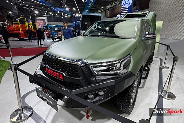 Toyota Hilux Surveillance