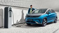 பெட்ரோல் நிரப்பும் நேரத்திலேயே EV காருக்கு சார்ஜிங்... பிஒய்டியின் புரட்சிகர Flash Charging தொழில்நுட்பம்! பெட்ரோல் நிரப்பும் நேரத்திலேயே EV காருக்கு சார்ஜிங்... பிஒய்டியின் புரட்சிகர Flash Charging தொழில்நுட்பம்!