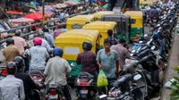 போலி ஹெல்மெட்டுகளை தயாரிப்பவர்கள் மீது நடவடிக்கை எடுக்க கோரிக்கை