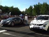 Drag Race: Nissan Juke R vs Bugatti Veyron