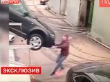 Audi A3 Sans Handbrakes Rolls Down Incline, Almost Crushes Man