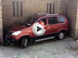 Best Parking Manoeuvre In Tight Space Demonstrated In China