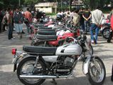 Relaunch The Iconic Yamaha RD 350 Please — Here's A Petition Too