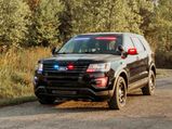 Ford Police Interceptor Runs With No Roof Lights — Spoiler!