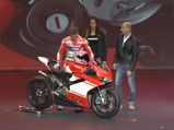 2016 EICMA Motorcycle Show: Casey Stoner Unveils Ducati 1299 Superleggera