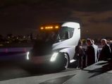 Tesla Semi Violently Shows Off Brisk 0–60mph Acceleration