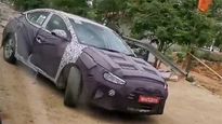 Hyundai Elantra Facelift Snapped Testing Again — Expected To Launch By 2020