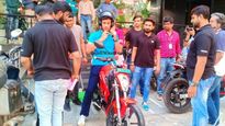 Revolt RV400 Deliveries Begin: First Electric Bike Delivered In Delhi 