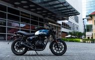 Royal Enfield Hunter 350 Vs TVS Ronin - Design, Features, Powertrain, Price & More