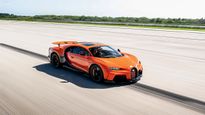 18 Bugatti Chirons Attempted To Reach 400km/h In The Ultimate Customer Experience Flex