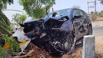 Tata Harrier Crashes Into A Tree At Triple-Digit Speeds – All Passengers Safe