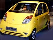 Tata Nano Reaches Its First Customers