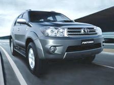 2012 Toyota Fortuner Gets Facelift, New Features