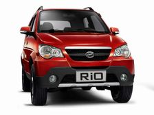 Premier Displays New Look Rio At Auto Expo