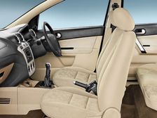 Ford Classic's Long Feature List Impresses All