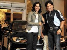 Sachin Gifts BMW To Saina Nehwal