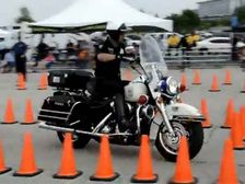 Video: Police Demonstrates Incredible Riding Skill