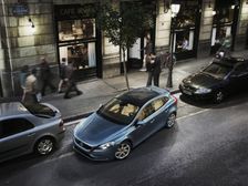 Volvo V40 Parking Pilot: How It Works