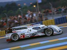 Le Mans 24 Hours: Audi R18 e-tron Quattro Wins
