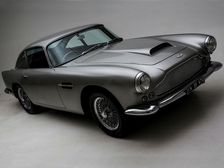 New Zealand Man 3D Printing An Aston Martin DB4