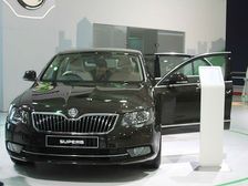 2014 Skoda Superb Launched In India - Price, Features, Specs & More