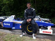 Karun Chandhok Takes Damon Hills 1996 F1 Car For A Spin