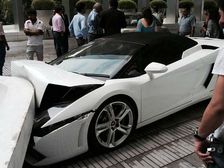 Lamborghini Crashed In New Delhi By Hotel Valet
