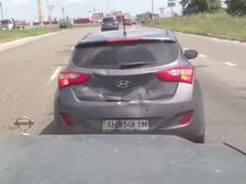 Hyundai Owner Shows The Finger And Gets A 'Friendly' Tap