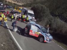 Rally Driver Changes Flat Tyre In Lightning Speed