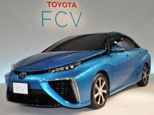 Toyota Unveil Their Futuristic ‘Mirai’ Fuel Cell Vehicle