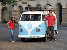 50 Year Old Vintage Volkswagen Kombi Type 2 Passes India