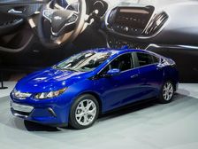 2015 Detroit Auto Show: 2016 Chevrolet Volt Revealed