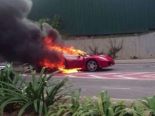 Malaysia: Ferrari F430 Goes Up In Flames