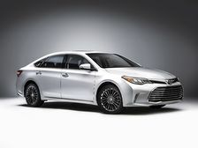 Toyota 2016 Avalon Unveiled At Chicago Motor Show