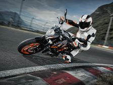 KTM Duke & RC 390 Motorcycle Gets New MRF Tyres