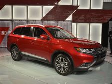 2015 New York Auto Show: Mitsubishi 2016 Outlander Revealed