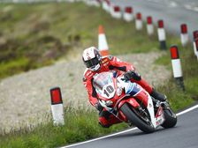 2015 Isle of Man TT: John McGuinness Takes Historic Win In Senior TT